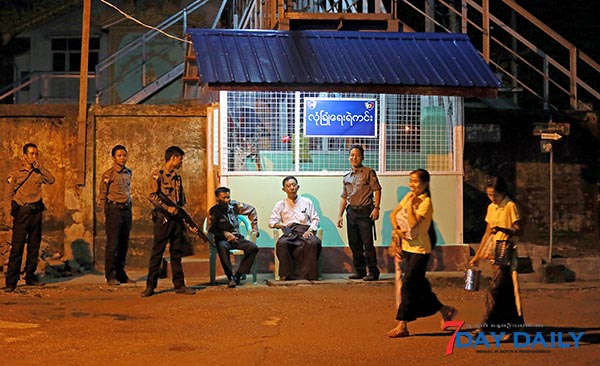 ေက်ာမလံုေတာ့သည့္ လူမႈအသိုင္းအ၀ိုင္းႏွင့္ ျပည္သူ႔အသံ