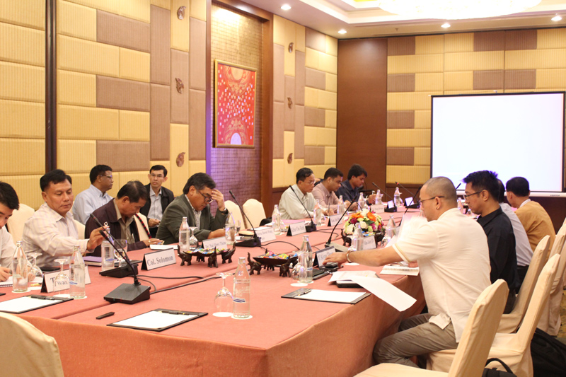 ႏုိင္ငံေရးေဆြးေႏြးပြဲမ်ားတြင္ တုိင္းရင္း သားလက္နက္ကုိင္အဖြဲ႔ အားလံုးပါဝင္ႏုိင္ရန္ နည္းလမ္းရွာေဆြးေႏြးခဲ့ဟုဆို