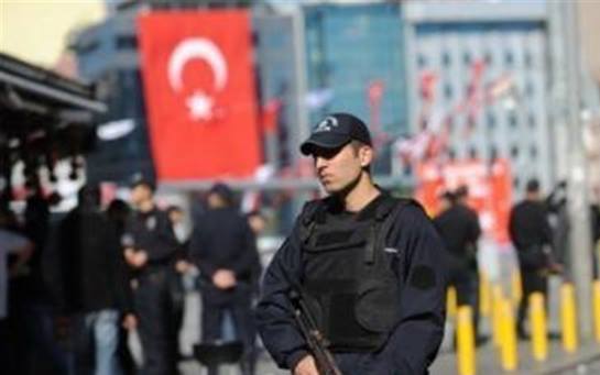 تركيا تقيل 87 عنصرا من وكالة المخابرات الوطنية لاشتباه بصلتهم بكولن