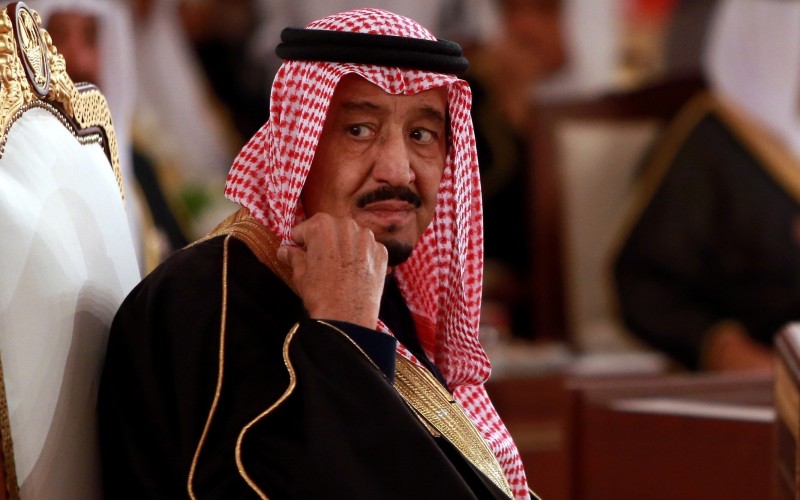 Saudi cuts ministers' salaries, reduces public sector bonuses to deal with budget deficit