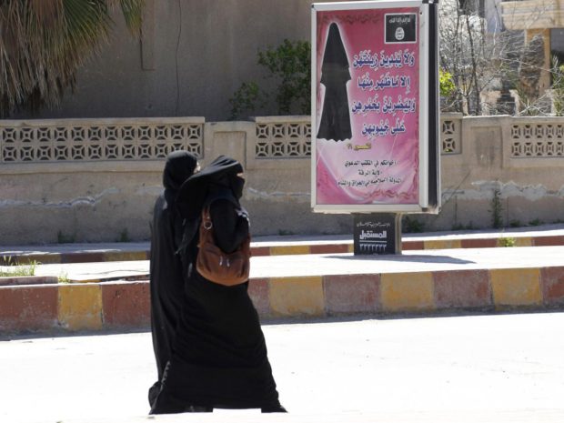 ISIS flogs six women in Raqqa for violating Sharia dress code