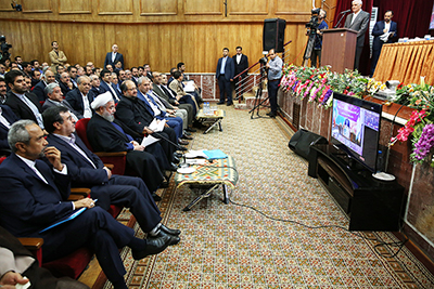صدر روحانی کا دورہ قزوین،  800 ترقیاتی منصوبوں کا افتتاح 