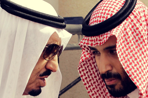 サウジ国王が、息子への権力移譲のために努力