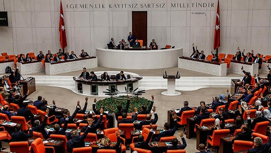 Irak ve Suriye Tezkeresi Meclis'ten geçti