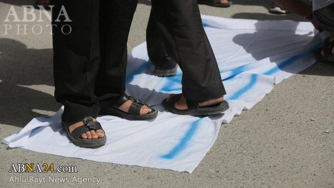 Bahrainis burn Israeli flag, express solidarity with Palestinians / Photos 