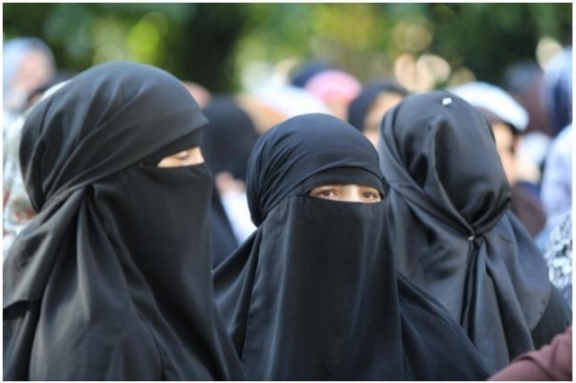 Bulgarian MPs impose burqa ban