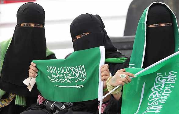 السعوديات يأملن نهاية "القيود الشريرة" على حريتهن