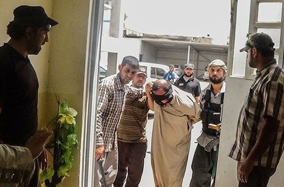 "داعش" يعتقل نحو 300 عراقي بينهم أطفال في الموصل