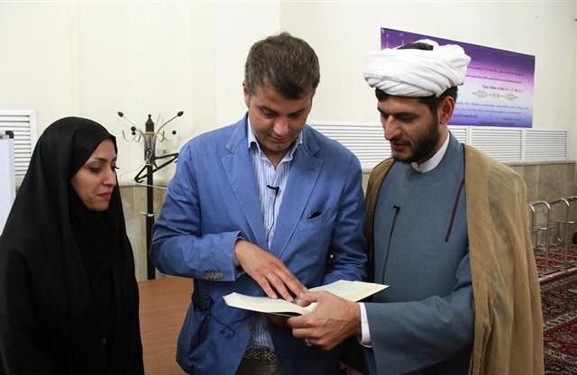Christian Italian attorney converts to Shi’ite Islam in Razavi Holy Shrine