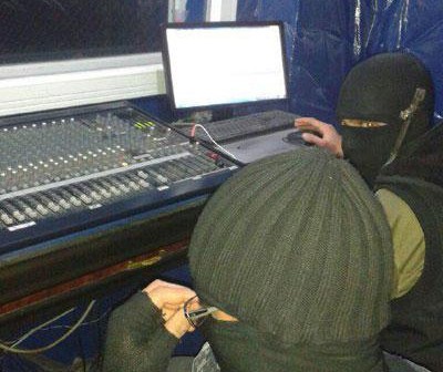 Iraqi warplanes destroy ISIS radio station in Mosul