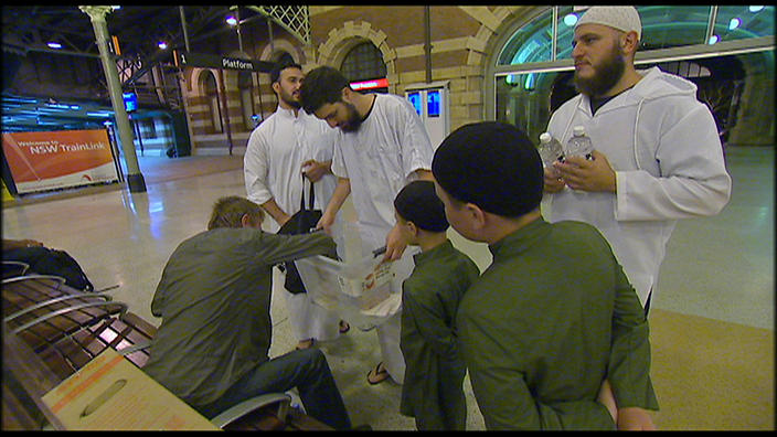 Australian Muslim volunteers feed Sydney needy