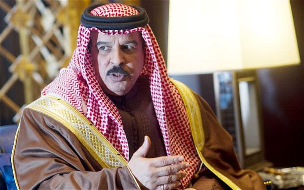 ملك البحرين يلتحق بصدام حسين ومعمر القذافي :"لو كان الحسين موجود لوقف الى جانبي"