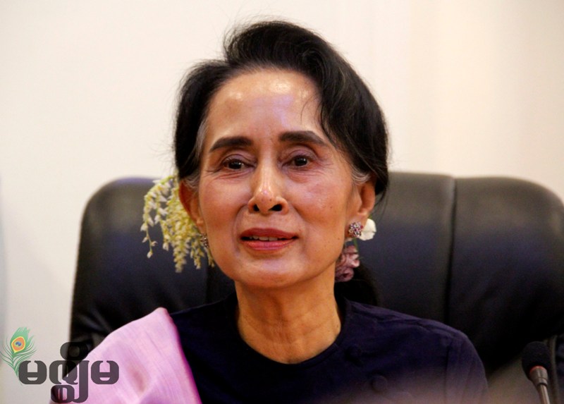 ႏုိင္ငံေတာ္၏အတုိင္ပင္ခံပုဂၢဳိလ္ကုိ ဆဲဆိုသည္ဟုဆုိကာ ပုဒ္မ ၃ခုျဖင့္ အမႈဖြင့္ထား