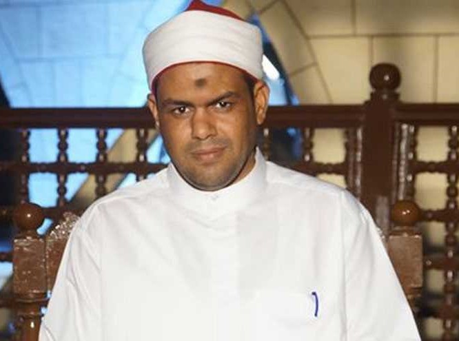داعية مصري: تشغيل "القرآن" بالمنزل يجلب الجن!