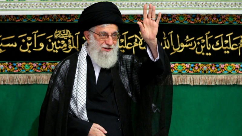 رہبر انقلاب اسلامی کی موجودگی میں دوسری شب میں مجلس عزا + تصاویر