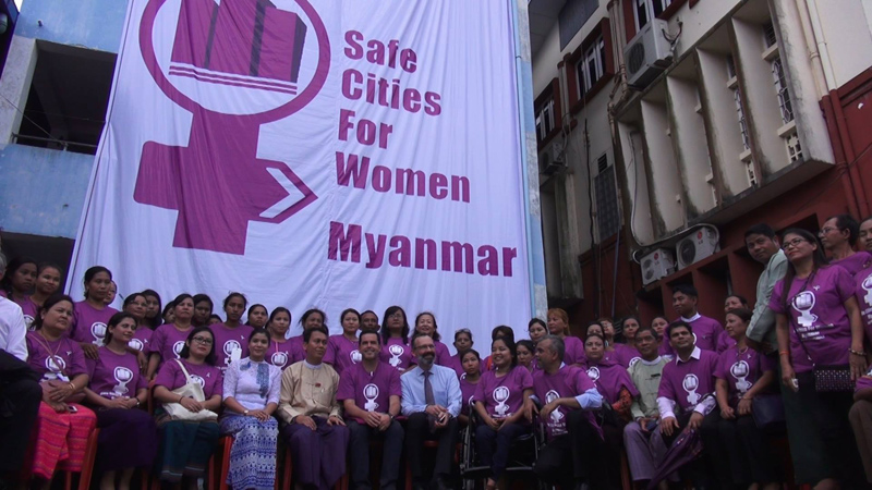 အစိုးရအေနျဖင့္ အမ်ိဳးသမီးမ်ား အၾကမ္းဖက္ခံရမႈ ေလ်ာ့နည္းေစရန္ ထိေရာက္သည့္ ဥပေဒမ်ား ခ်မွတ္သင့္