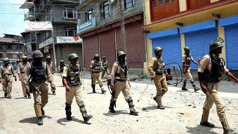 کشمیر؛ شوپیاں میں مسلح افراد کا آر پی ایف کے دستے پر گرییڈ سے حملہ