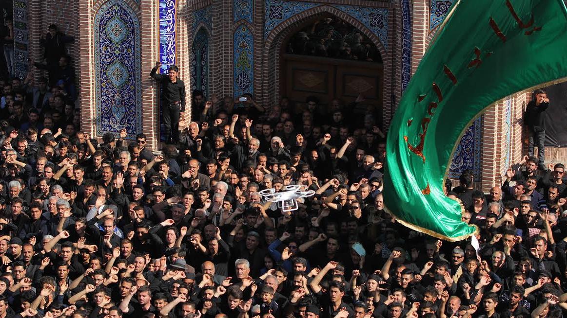 Chiite, deuil d'Ashura pour le martyre de l'Imam Hussein (P)