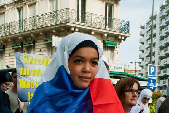Hak Larang Pekerja Berhijab Diluluskan