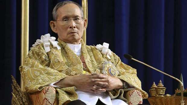 Raja Bhumibol Adulyadej Mangkat Pada Usia 88. Raja Bhumibol Adulyadej Mangkat Pada Usia 88.