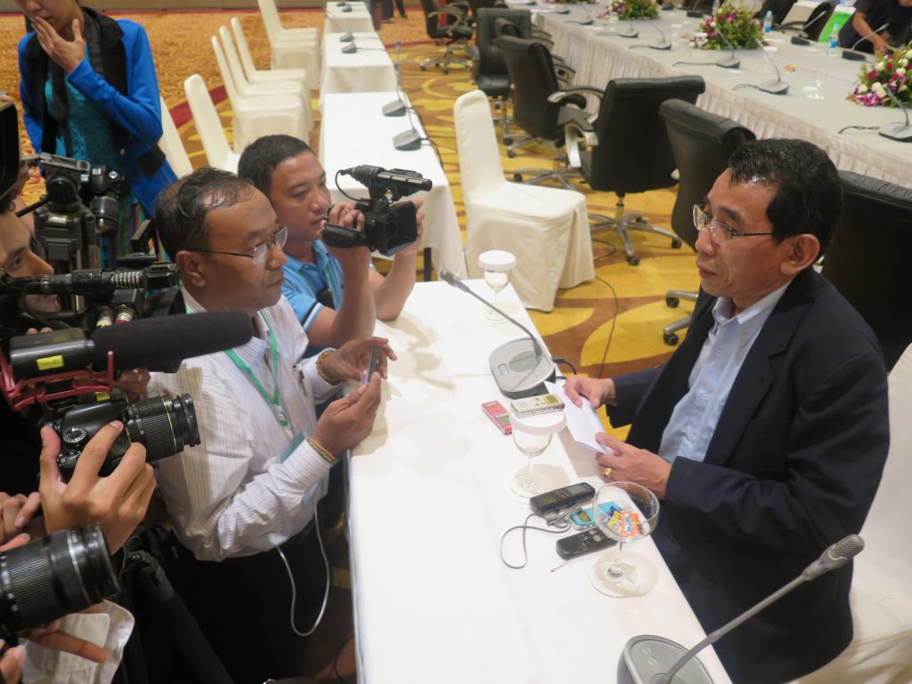 NCA စာခ်ဳပ္အတြက္ အစုိးရႏွင့္ UNFC အၾကား သေဘာတူညီမႈ တခ်ဳိ႕ရရွိ