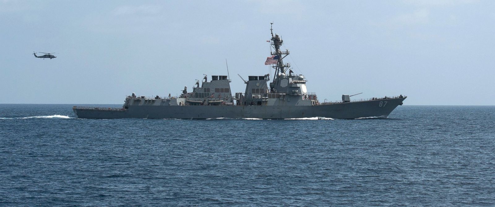Destructor de EE.UU. Sufre Tercer Ataque en una Semana desde Territorio Yemení 