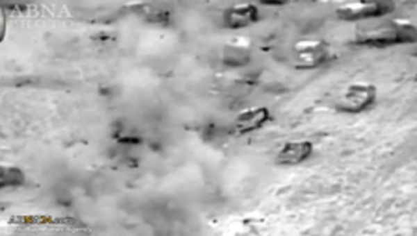 İraq Döyüş Təyyarələri  Mosuldan Qaçan  İŞİD terroristlərini bombaladı/ Video