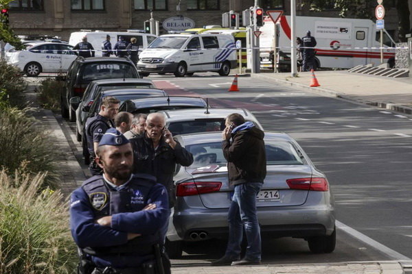 برسلز میں پولیس نے 15 افراد کو یرغمال بنانے والے مسلح شخص کو حراست میں لےلیا