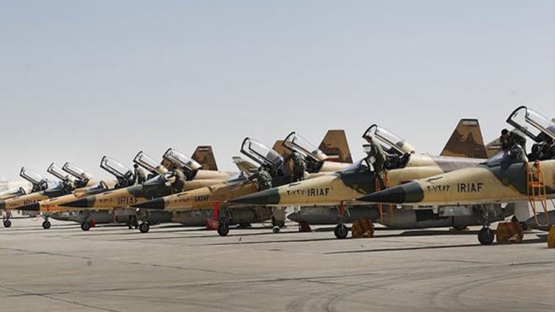 ایرانی فضائیہ کی فوجی مشقیں، جدیدترین میزائیلوں اور اسمارٹ بموں کا تجربہ