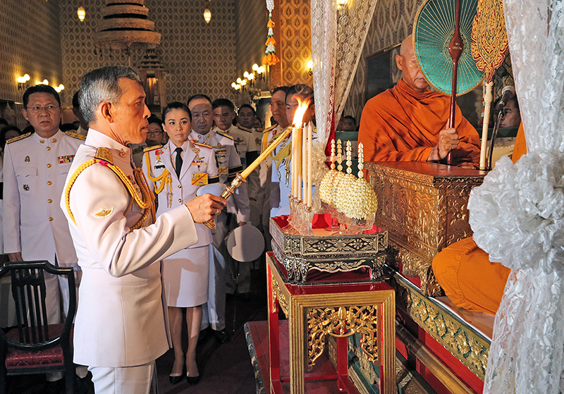 ထီးနန္းဆက္ခံမယ့္ ဘုရင္ကုိ ေသာၾကာေန႔မွာ ေၾကညာသြားဖြယ္ရွိဟု ထုိင္းအစုိးရ ေျပာ