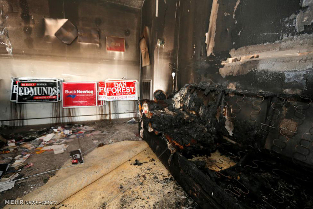 تصویری رپورٹ: شمالی کیرولینا میں ٹرمپ کے انتخاباتی دفتر کو جلا دیا گیا