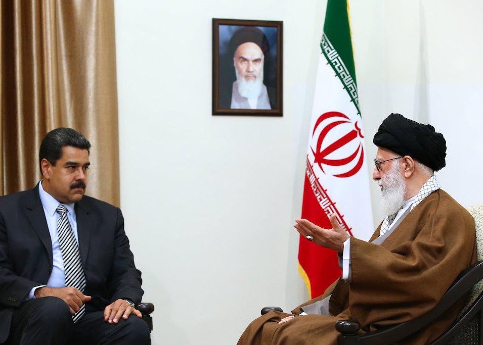 Naive to assume US as insurmountable: Imam Khamenei