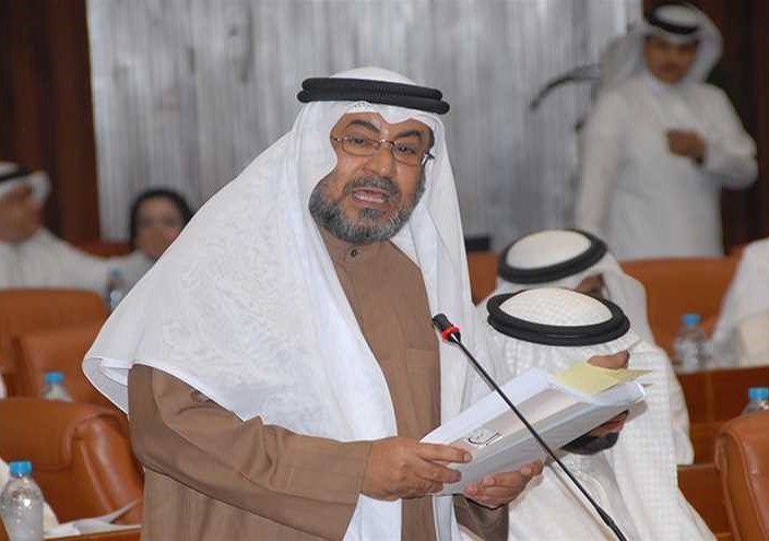 وزير بحريني يزوّر التاريخ: البلاد لم تحتلها بريطانيا و استقلت منذ.. !