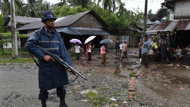 Myanmar army forces remove hundreds of Rohingya Muslims from homes