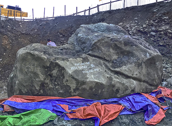 ဖားကန္႔ေက်ာက္စိမ္းတုံးႀကီးကို ျမန္မာအစိုးရက က်ပ္သိန္း ၇၀,၀၀၀ ေက်ာ္ျဖင့္ ေစ်းျဖတ္