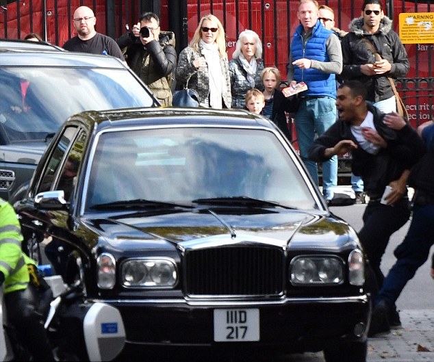 Bahraini King’s visit to Britain faces protest / Pics