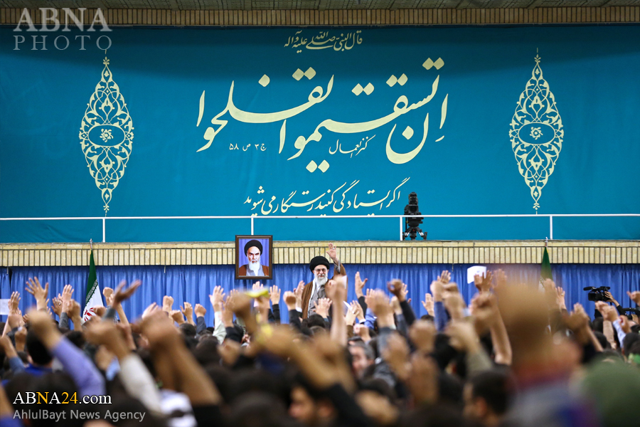 تقرير مصور/ قائد الثورة أستقبل اليوم الاف من الطلبة الجامعيين والتلاميذ
