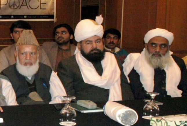 Renowned Pakistani Sunni scholar decry Saudi regime for false Mecca attack report