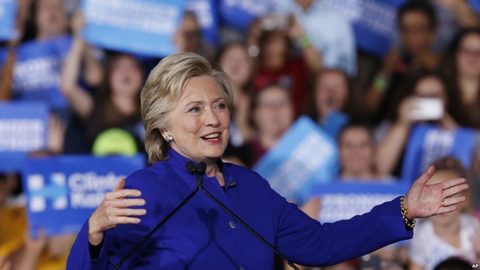 Hillary Clinton Tace Abokin Hamayyarta Trump Kansa Kawi Ya Sani