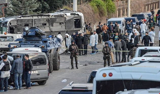‘Atentado Terrorista deja Ocho Muertos y Más de 100 Heridos en Diyarbakir’