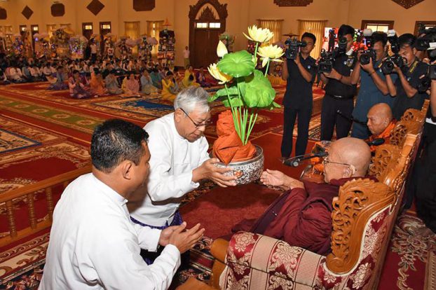 အစိုးရကထိန္ပြဲ ေငြက်ပ္ ၅၉ သန္းခန္႔ လႉဒါန္းခဲ့