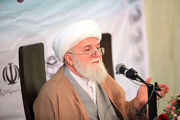 مستشار قائد الثورة: على العلماء التحلي بالوعي ازاء اهداف الوهابية المشؤومة