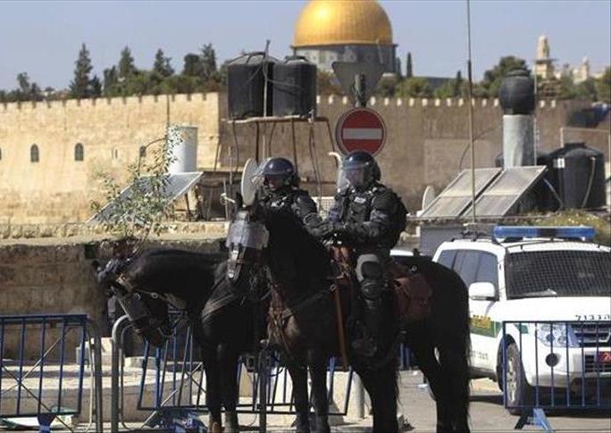 الاحتلال الاسرائيلي يمنع الآذان في القدس والمقاومة الفلسطينية تصفه بالجريمة