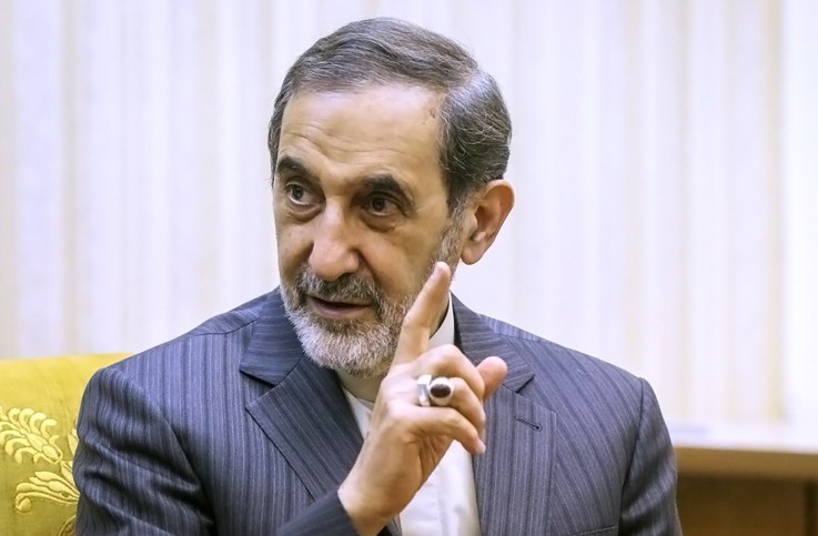 ولايتي يؤكد اثناء استقبال المقداد ان تقسيم سوريا والعراق لن يتحقق