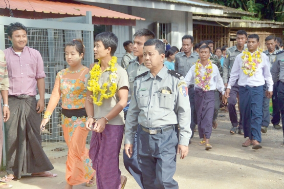  သိမ္းဆည္းခံယာေျမမ်ား ျပန္လည္ရရွိေရးအတြက္ ထြန္တုံးတုိက္ပြဲ ျပဳလုပ္ခဲ့သျဖင့္ ဖမ္းဆီးခံထားရသည့္ ေျမယာအေရး တက္ၾကြလႈပ္ရွားသူ ႏွစ္ဦး