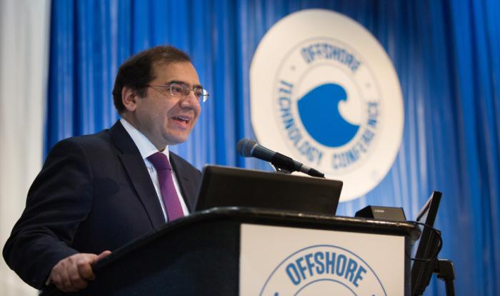 Saudi halts oil shipments to Egypt; Cairo's tendency toward Iran