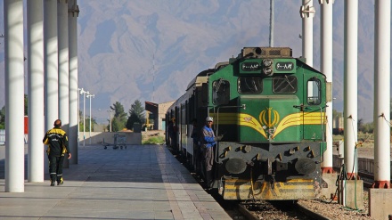 Teheran-Kerbela-Zug in Betrieb genommen