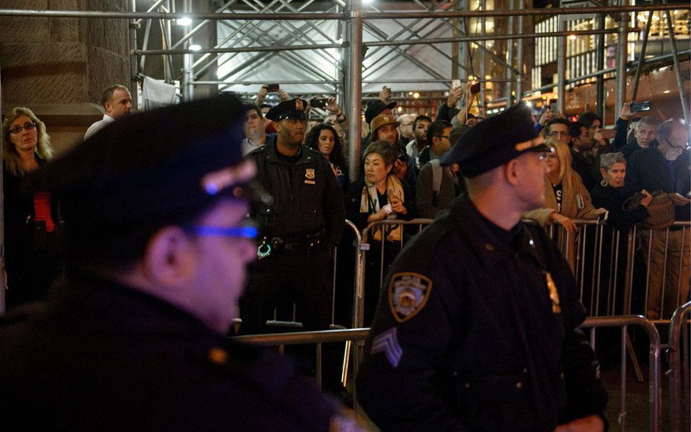 قتيل و 3 جرحى بإطلاق نار في ولاية كاليفورنيا يغلق مركز انتخاب