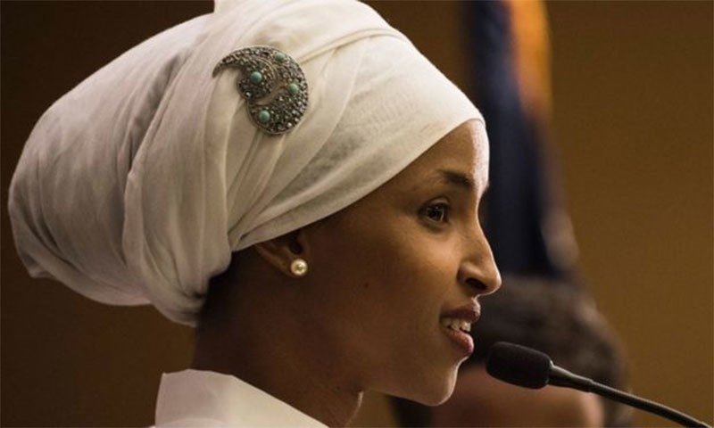 مجھے حجاب پہننے پر فخر ہے؛ امریکا میں تاریخ رقم کرنے والی صومالی نژاد مسلم خاتون