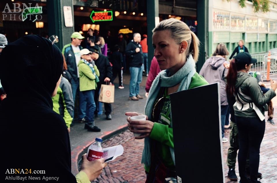 La Org.  ¿Quién es Hussain (P)? Recuerda al Señor de los Mártires (P)  Distribuyendo  200 Botellas de Agua en  Seattle